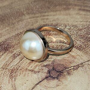 Faux Pearl Gold Tone Ring Size 8